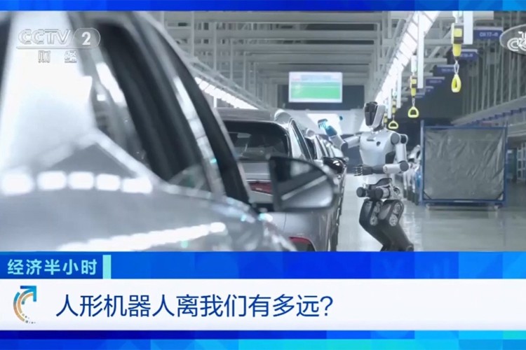 中央电视台《经济半小时》栏目对非凡电子机器人的专题报道